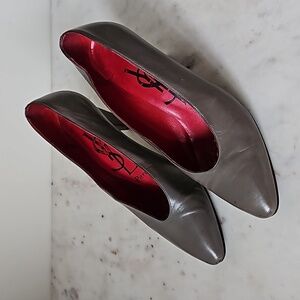 YSL: vintage taupe leather heels